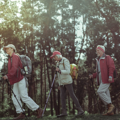 wandernde-menschen-natur