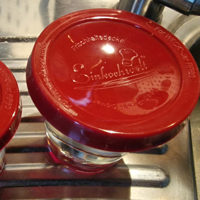 Silikondeckel mit leichtem Unterdruck Silikondeckel auf WECK Glas ? leichtes Semi-Vakuum